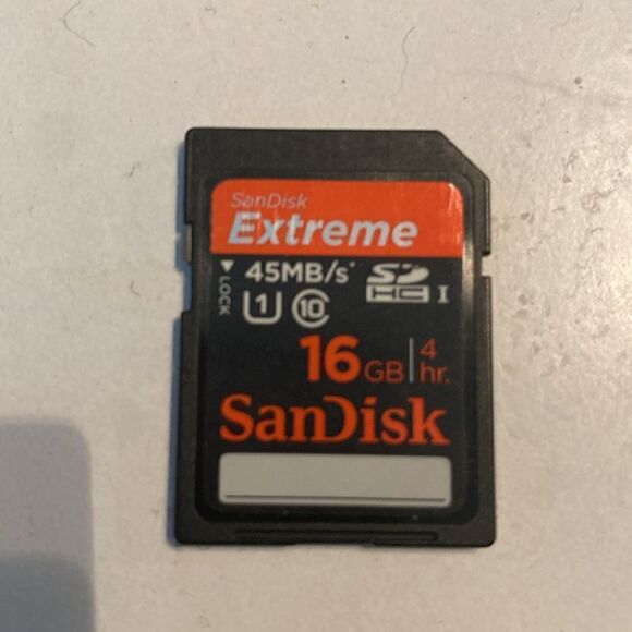 EUC Nikon D3100 14.2MP DSLR Camera with AF-S DX 18-55mm f/3.5-5.6 VR Zoo… - Picture 10 of 11